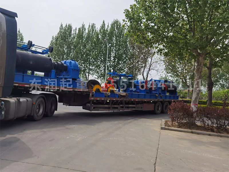 運(yùn)往四川攀枝花的3臺12噸卷揚(yáng)機(jī)